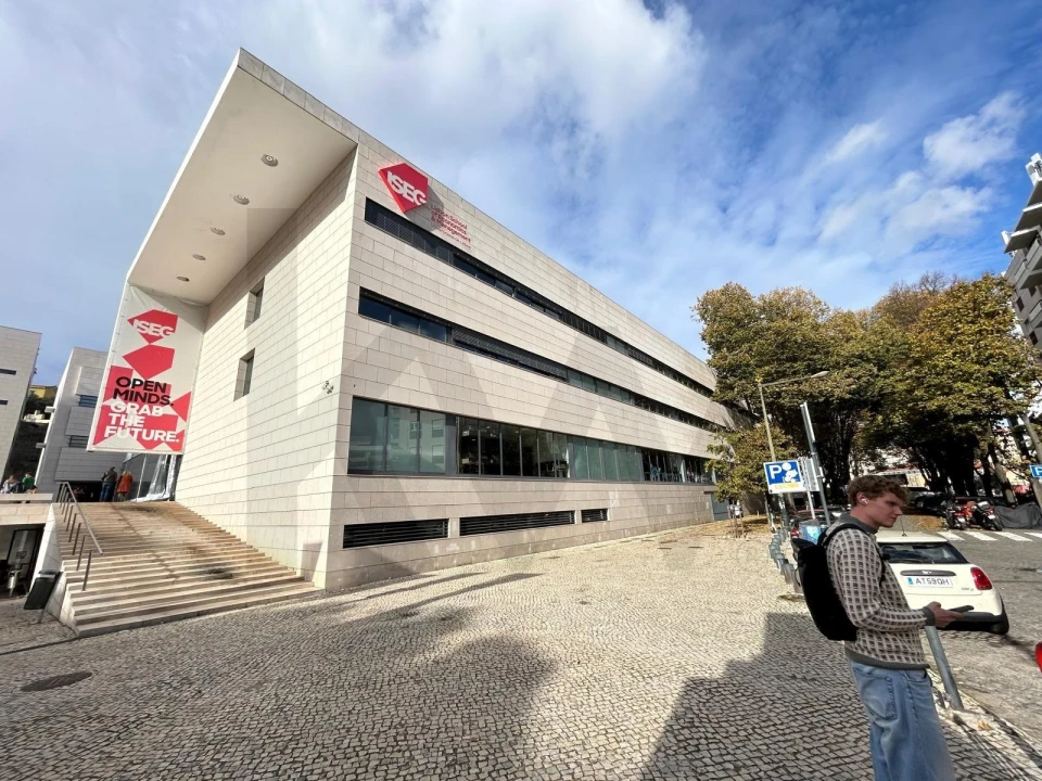 Apartamento T2 para Arrendamento em Misericórdia Foto 41