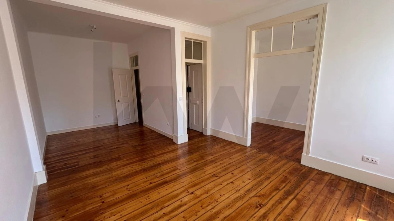 Apartamento T2 para Arrendamento em Misericórdia Foto 10
