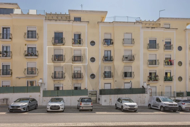 Apartamento T2 para Arrendamento em Mafra Foto 32