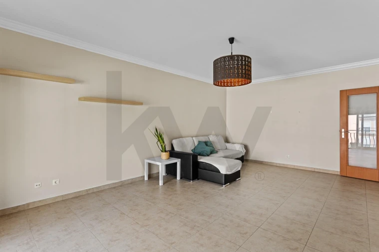 Apartamento T2 para Arrendamento em Mafra Foto 6