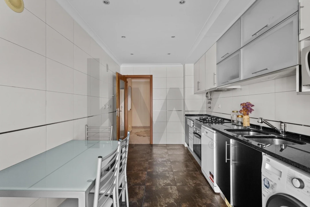 Apartamento T2 para Arrendamento em Mafra Foto 13