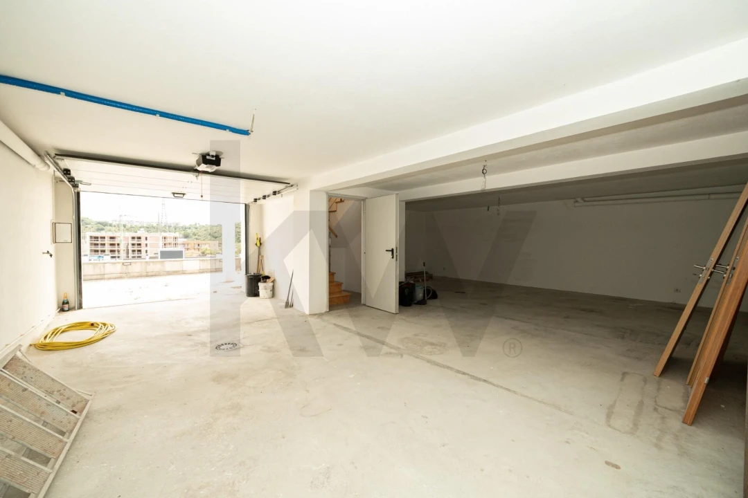 Moradia T5 para Venda em Sé Nova, Santa Cruz, Almedina e São Bartolomeu Foto 40