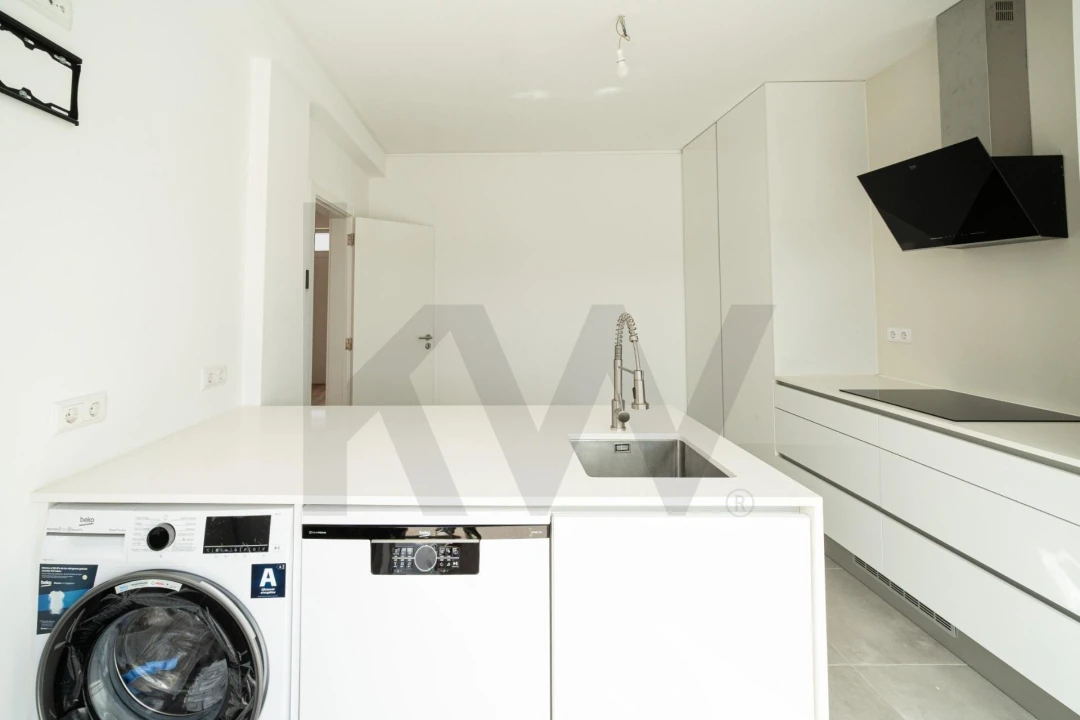 Moradia T5 para Venda em Sé Nova, Santa Cruz, Almedina e São Bartolomeu Foto 7