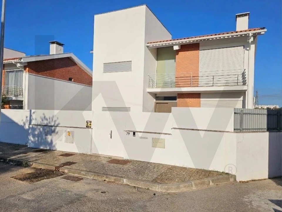 Moradia T5 para Venda em Sé Nova, Santa Cruz, Almedina e São Bartolomeu Foto 2