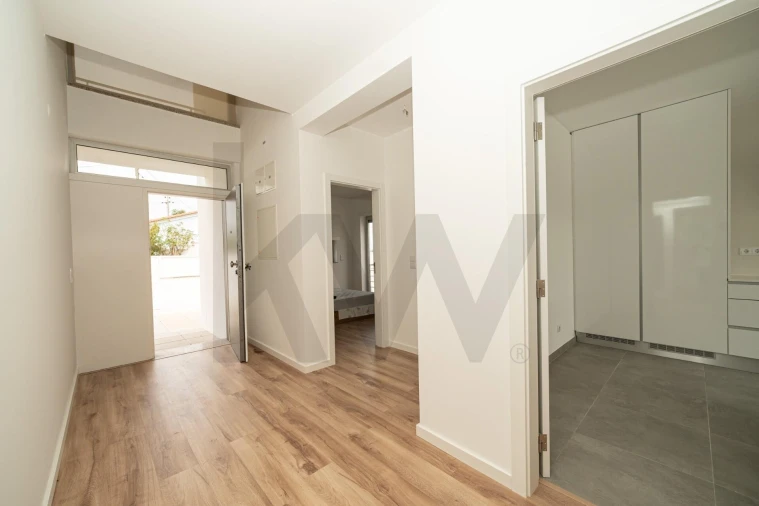 Moradia T5 para Venda em Sé Nova, Santa Cruz, Almedina e São Bartolomeu Foto 15