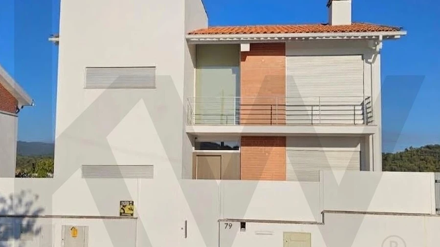 Moradia T5 para Venda em Sé Nova, Santa Cruz, Almedina e São Bartolomeu