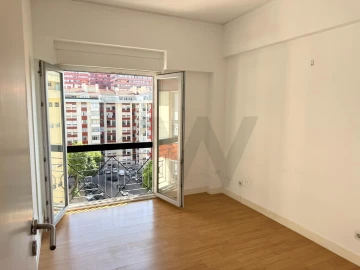 Apartamento T3 para Arrendamento em Oeiras e São Julião da Barra, Paço de Arcos e Caxias