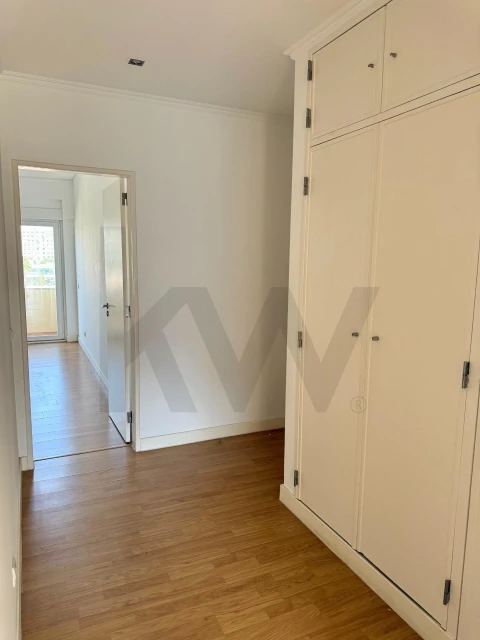 Apartamento T3 para Arrendamento em Oeiras e São Julião da Barra, Paço de Arcos e Caxias