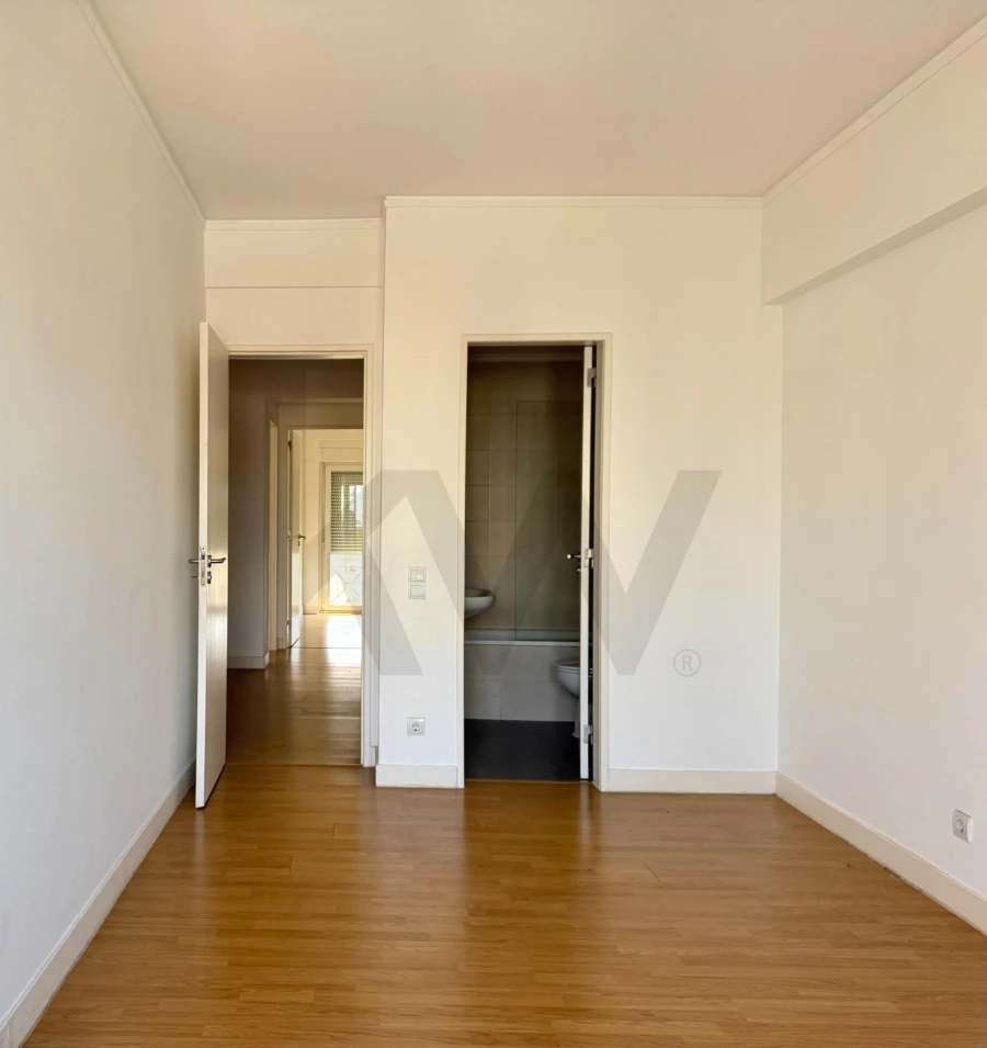 Apartamento T3 para Arrendamento em Oeiras e São Julião da Barra, Paço de Arcos e Caxias Foto 12