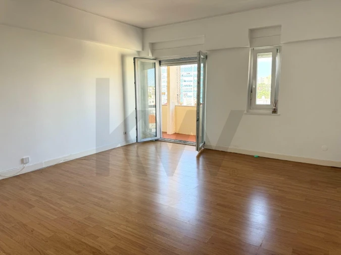 Apartamento T3 para Arrendamento em Oeiras e São Julião da Barra, Paço de Arcos e Caxias Foto 2