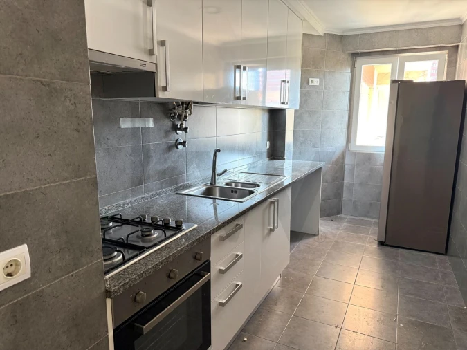 Apartamento T3 para Arrendamento em Oeiras e São Julião da Barra, Paço de Arcos e Caxias Foto 8
