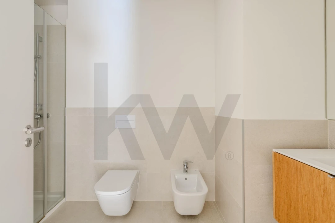 Apartamento T3 para Arrendamento em Algés, Linda-A-Velha e Cruz Quebrada-Dafundo Foto 15