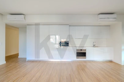 Apartamento T3 para Arrendamento em Algés, Linda-A-Velha e Cruz Quebrada-Dafundo