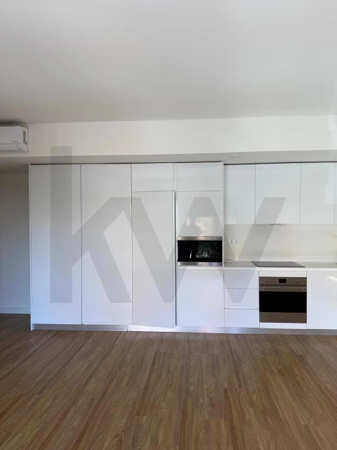 Apartamento T3 para Arrendamento em Algés, Linda-A-Velha e Cruz Quebrada-Dafundo