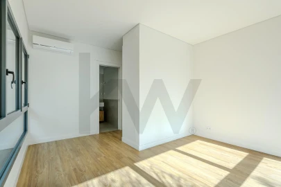 Apartamento T3 para Arrendamento em Algés, Linda-A-Velha e Cruz Quebrada-Dafundo