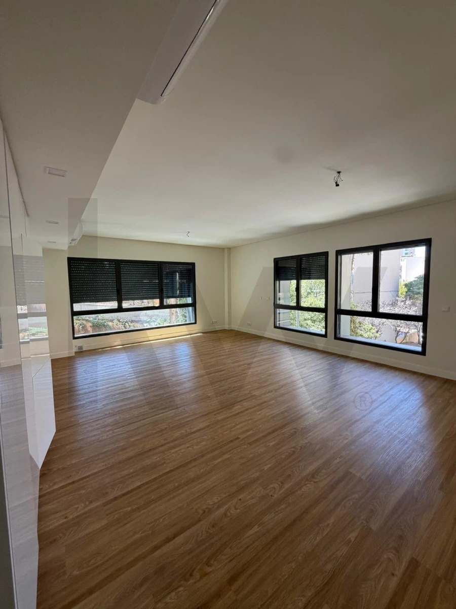 Apartamento T3 para Arrendamento em Algés, Linda-A-Velha e Cruz Quebrada-Dafundo Foto 3
