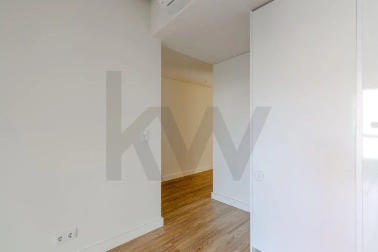 Apartamento T3 para Arrendamento em Algés, Linda-A-Velha e Cruz Quebrada-Dafundo Foto 8