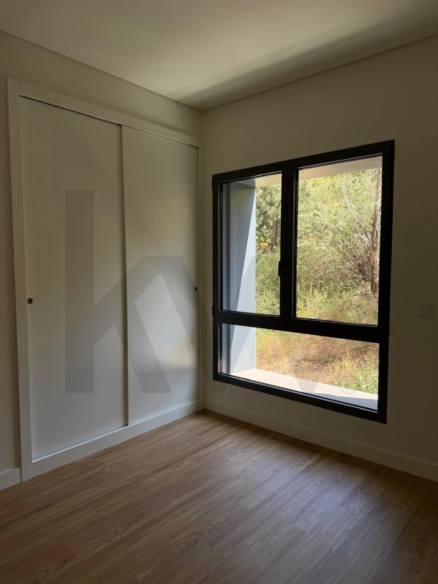Apartamento T3 para Arrendamento em Algés, Linda-A-Velha e Cruz Quebrada-Dafundo Foto 5