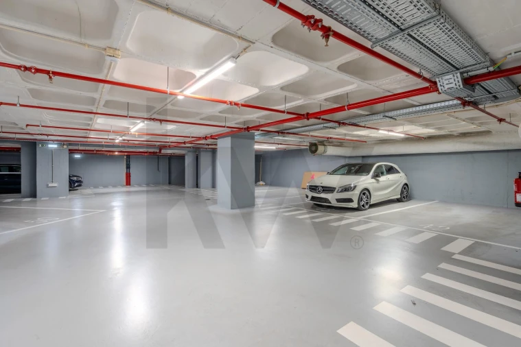 Apartamento T3 para Arrendamento em Algés, Linda-A-Velha e Cruz Quebrada-Dafundo Foto 32