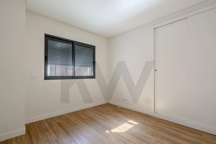Apartamento T3 para Arrendamento em Algés, Linda-A-Velha e Cruz Quebrada-Dafundo Foto 26