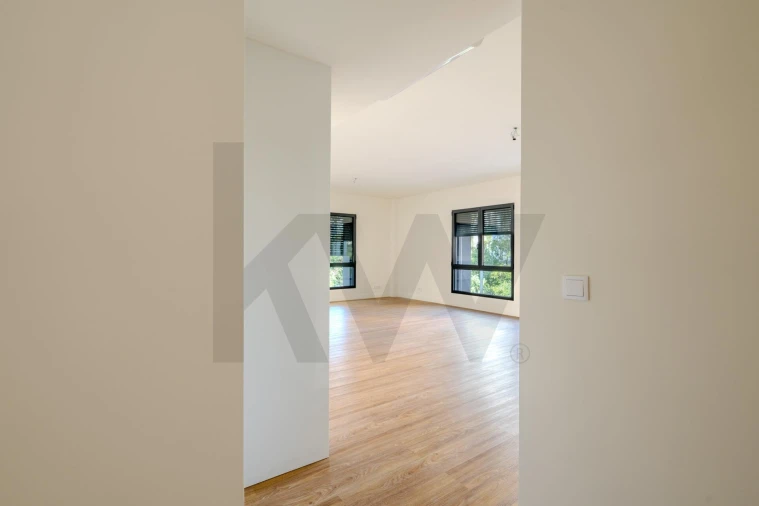 Apartamento T3 para Arrendamento em Algés, Linda-A-Velha e Cruz Quebrada-Dafundo Foto 9