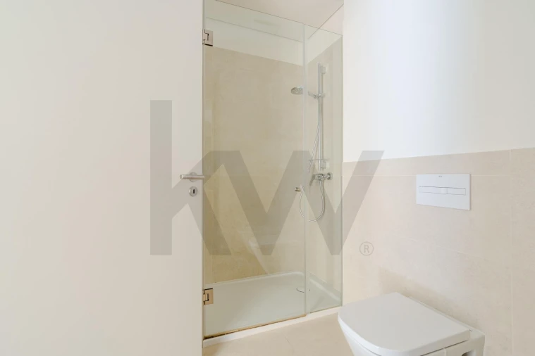 Apartamento T3 para Arrendamento em Algés, Linda-A-Velha e Cruz Quebrada-Dafundo Foto 17