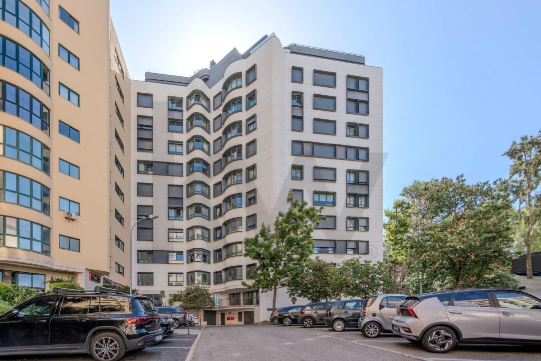 Apartamento T3 para Arrendamento em Algés, Linda-A-Velha e Cruz Quebrada-Dafundo Foto 2