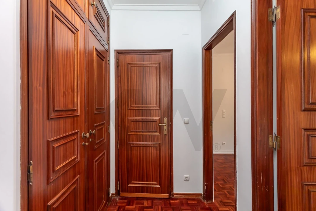 Apartamento T2 para Venda em Areeiro Foto 19