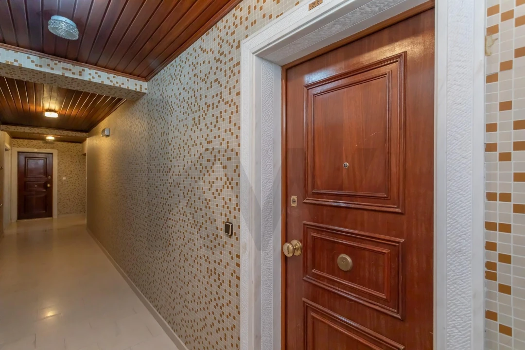 Apartamento T2 para Venda em Areeiro Foto 11
