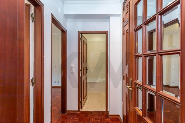 Apartamento T2 para Venda em Areeiro Foto 18