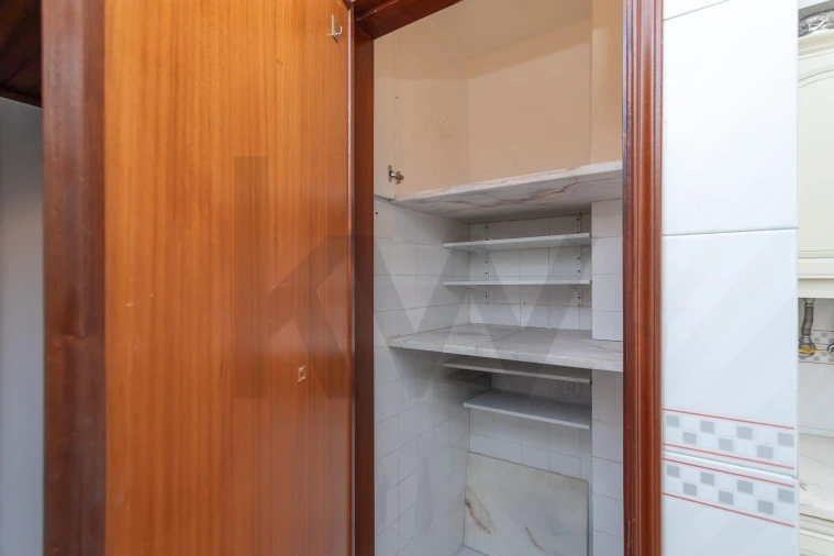 Apartamento T2 para Venda em Areeiro Foto 34