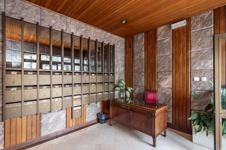 Apartamento T2 para Venda em Areeiro Foto 36