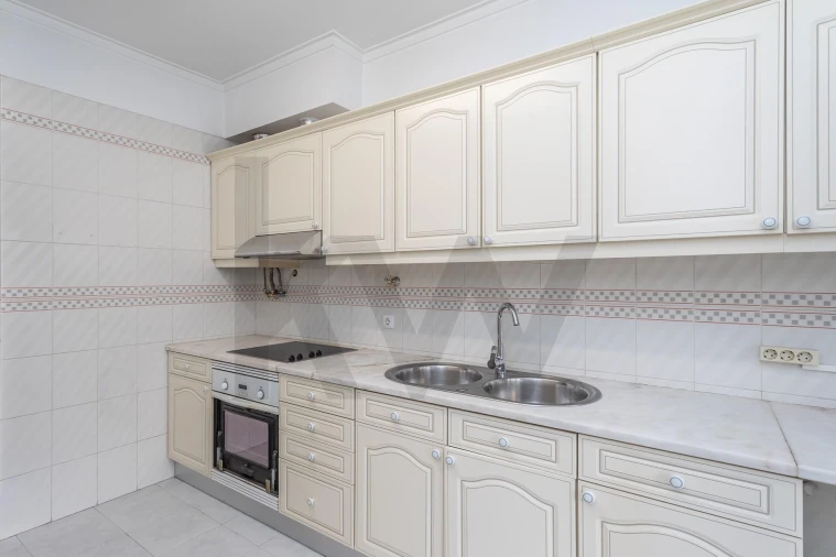 Apartamento T2 para Venda em Areeiro Foto 33