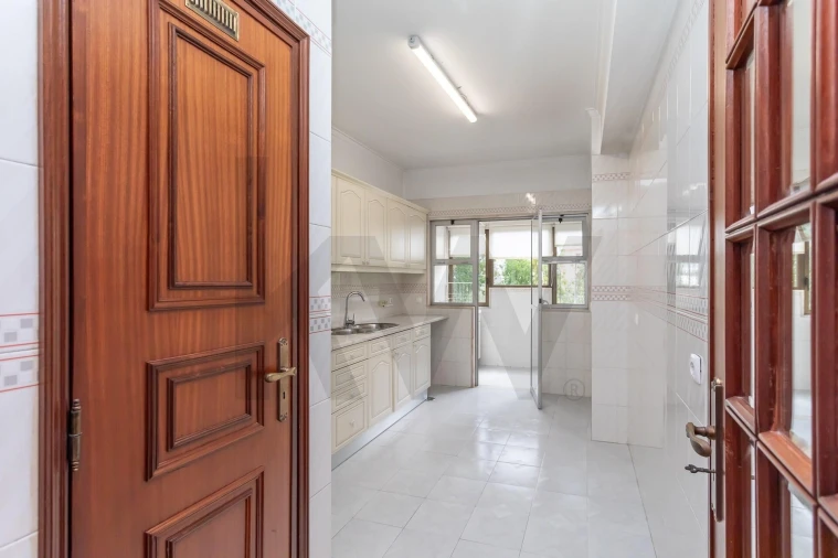 Apartamento T2 para Venda em Areeiro Foto 27