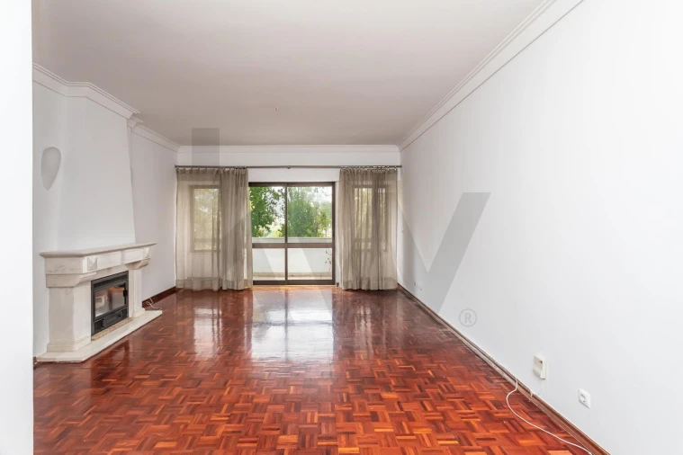 Apartamento T2 para Venda em Areeiro Foto 6