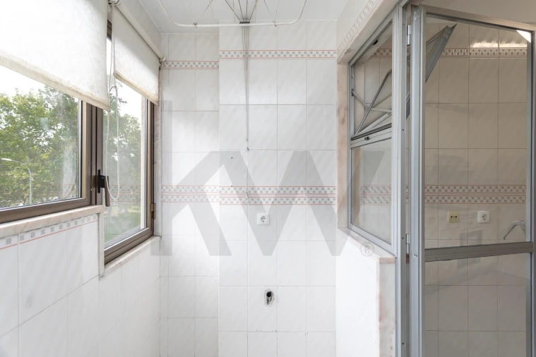Apartamento T2 para Venda em Areeiro Foto 32