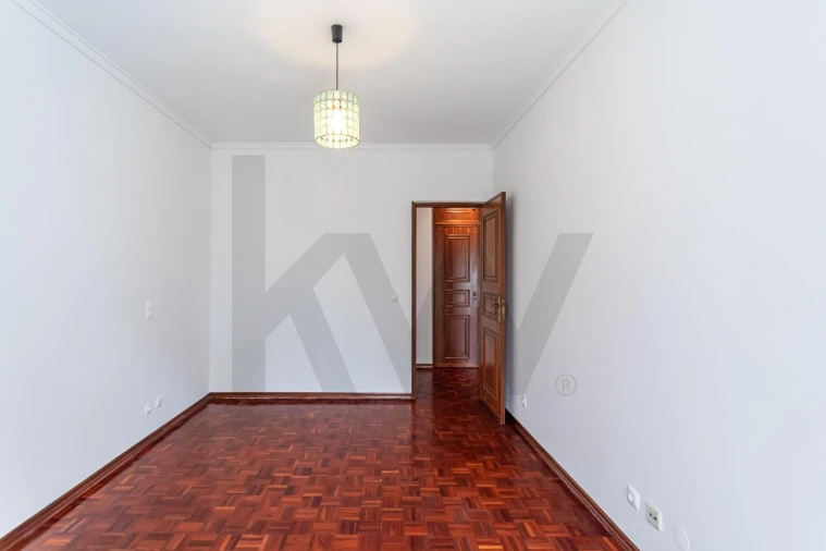 Apartamento T2 para Venda em Areeiro Foto 26