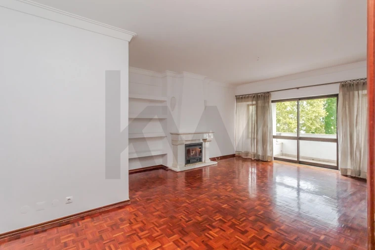 Apartamento T2 para Venda em Areeiro Foto 5