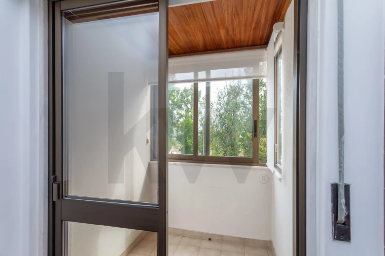 Apartamento T2 para Venda em Areeiro Foto 25