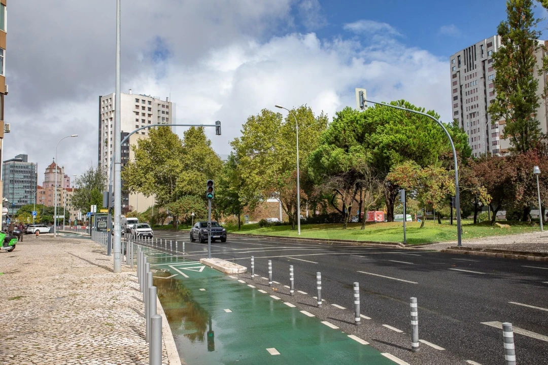Apartamento T2 para Venda em Areeiro Foto 10