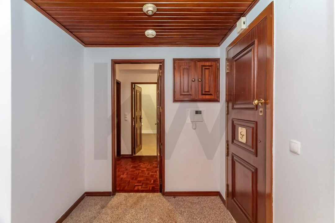 Apartamento T2 para Venda em Areeiro Foto 17