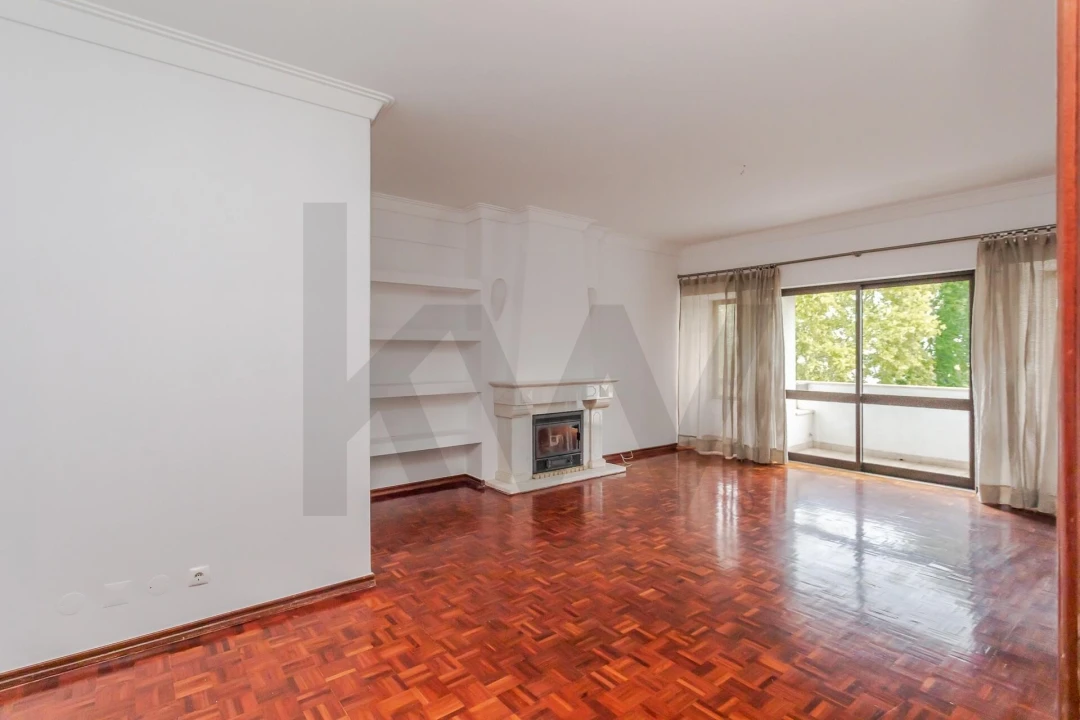 Apartamento T2 para Venda em Areeiro Foto 5