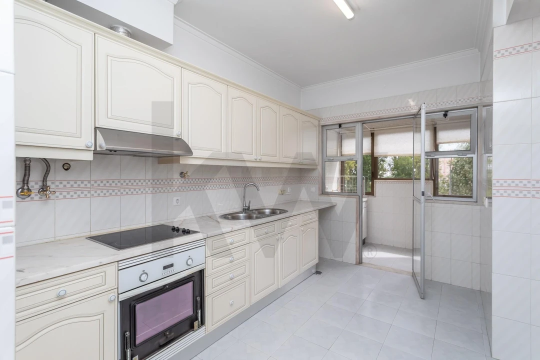 Apartamento T2 para Venda em Areeiro Foto 28