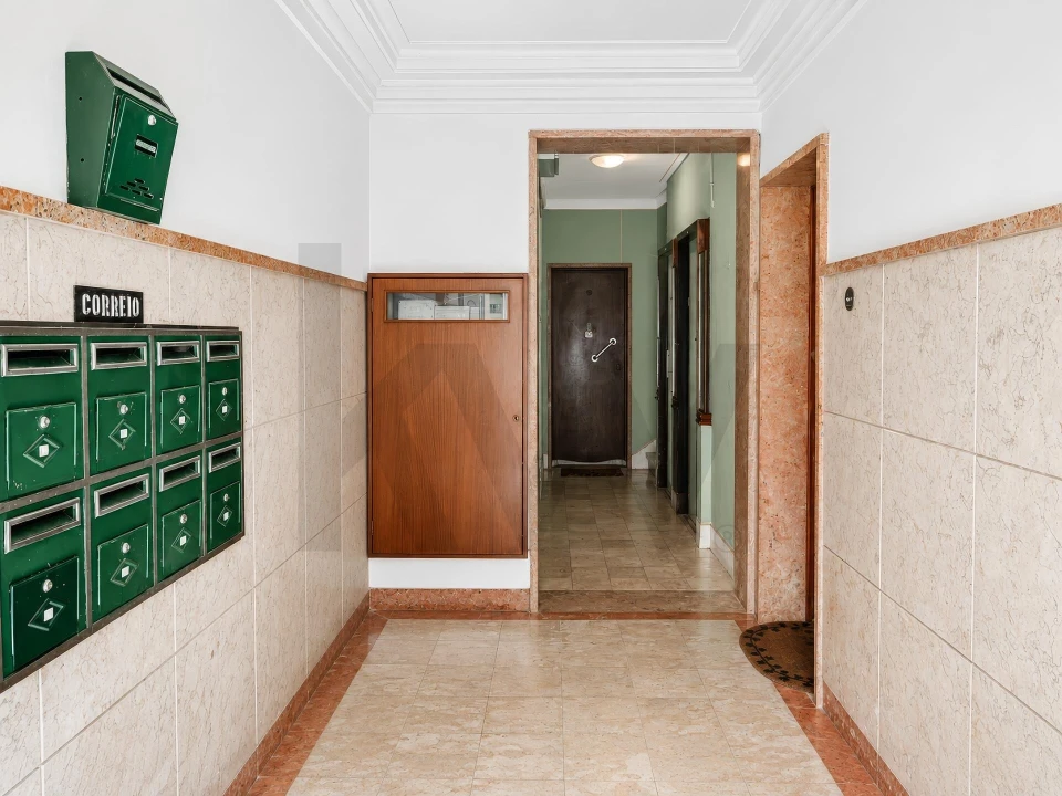 Apartamento T3 para Venda em Campo de Ourique Foto 5