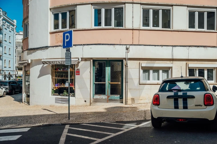 Apartamento T3 para Venda em Campo de Ourique Foto 4