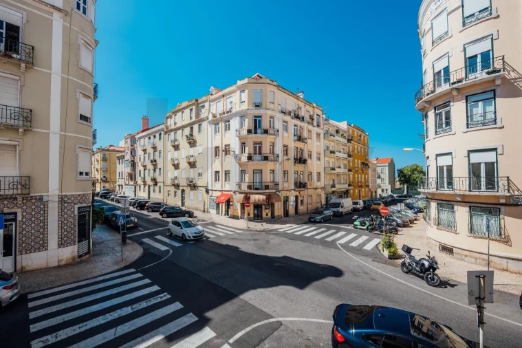 Apartamento T3 para Venda em Campo de Ourique Foto 2