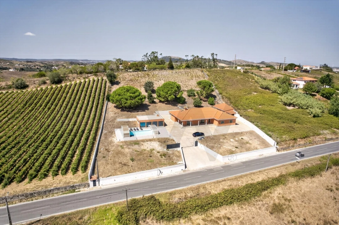 Moradia T5 para Venda em Sobral de Monte Agraço Foto 2