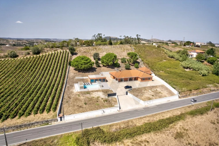 Moradia T5 para Venda em Sobral de Monte Agraço Foto 2