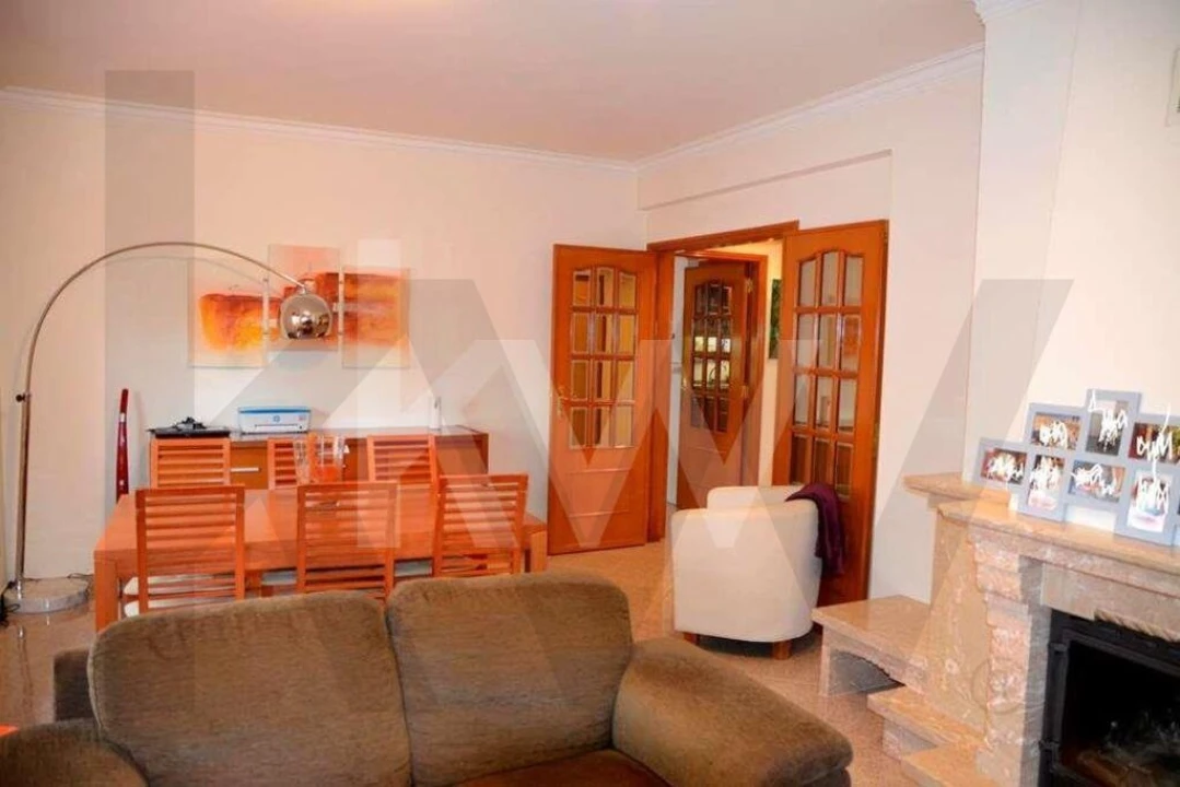 Apartamento T2 para Arrendamento em Algueirão-Mem Martins Foto 1