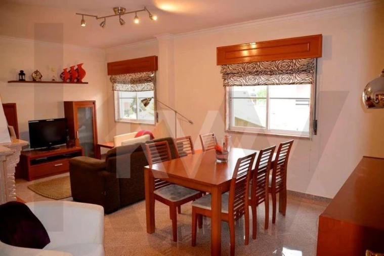 Apartamento T2 para Arrendamento em Algueirão-Mem Martins Foto 2